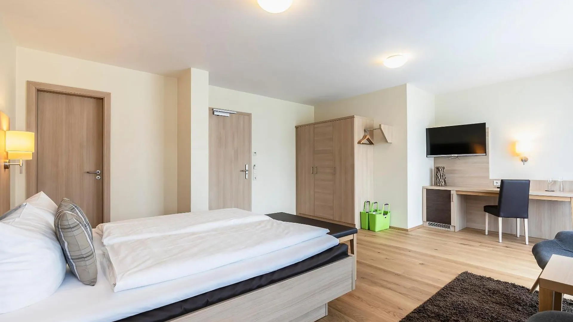 Hotel Dirsch Wellness & Spa Resort Emsing 4*,  ドイツ