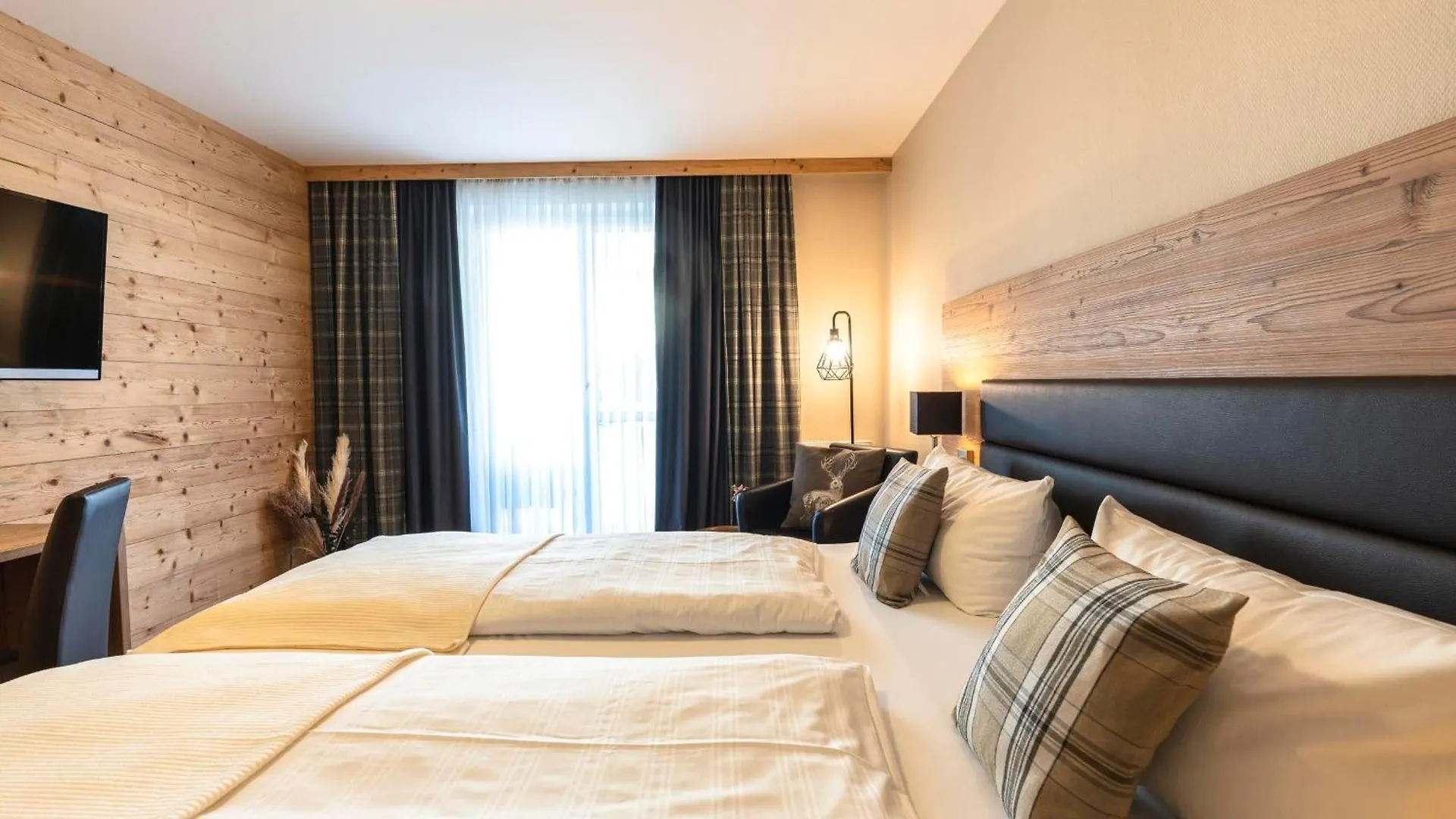 Hotel Dirsch Wellness & Spa Resort Emsing ドイツ