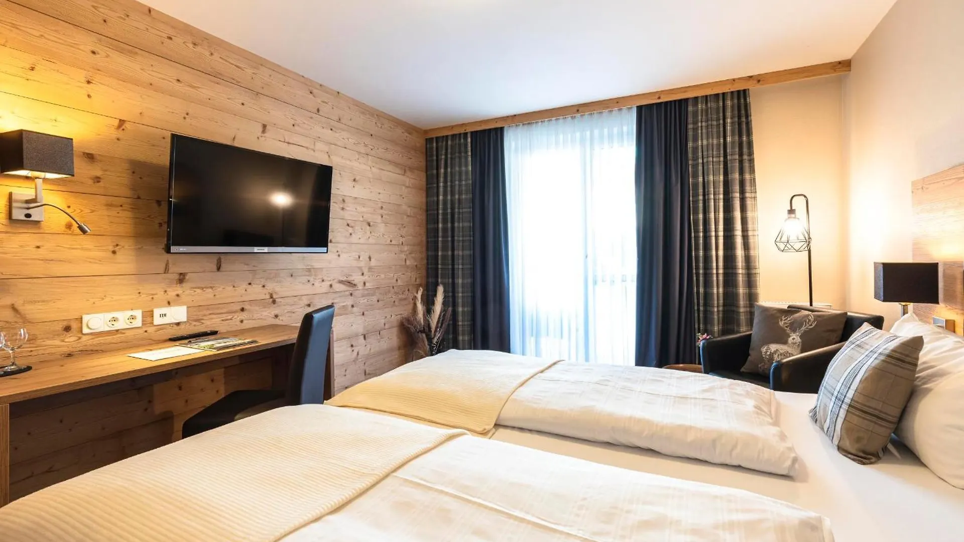 Hotel Dirsch Wellness & Spa Resort Emsing 4*,  ドイツ